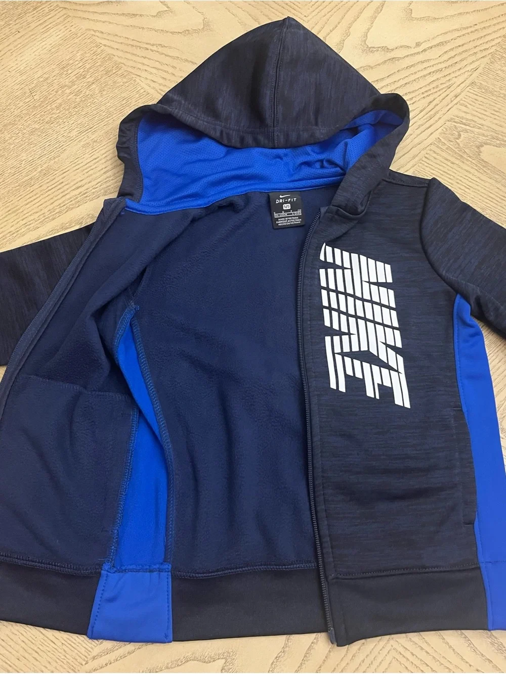 *BUNDLE* Boys Nike Jacket & Jogger Size 5